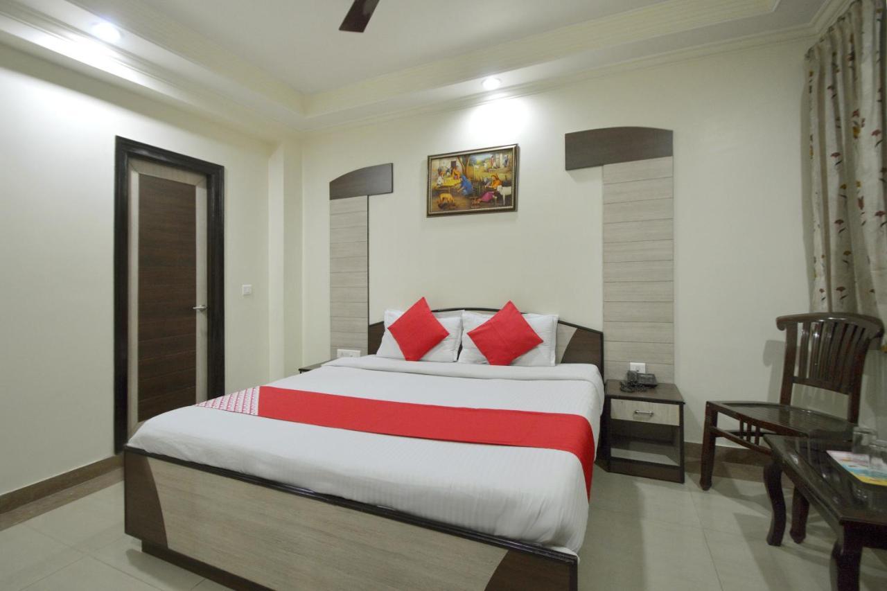 Oyo 23608 Hotel Fun Jaipur Luaran gambar