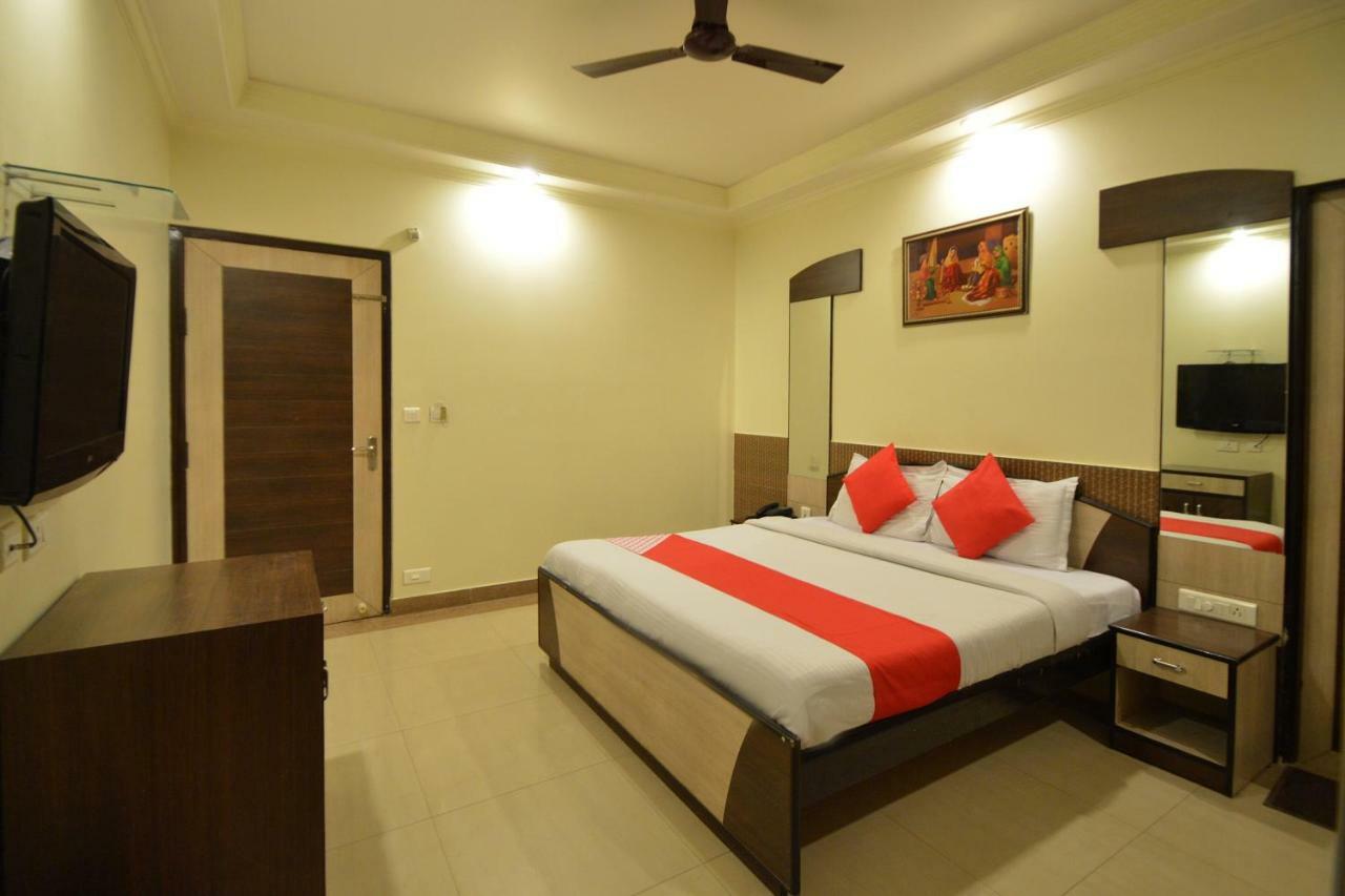 Oyo 23608 Hotel Fun Jaipur Luaran gambar