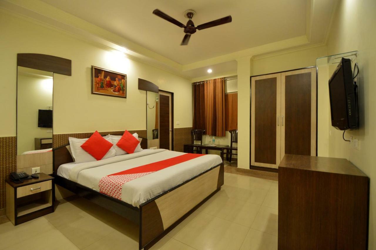 Oyo 23608 Hotel Fun Jaipur Luaran gambar